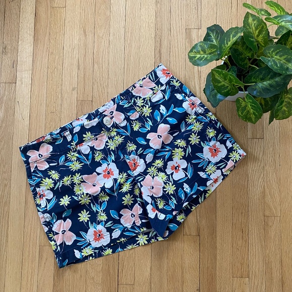 Gap Floral Print Chino Shorts Navy Multicolor Flat Front Pockets Mid Rise Size 6 - Picture 2 of 12